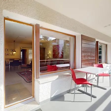 Lejlighed Charming 2-bedroom In The Heart Of *