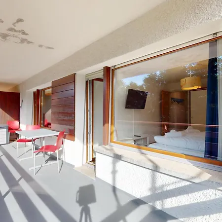 Charming 2-bedroom In The Heart Of *